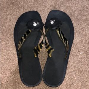 Guess flip flops